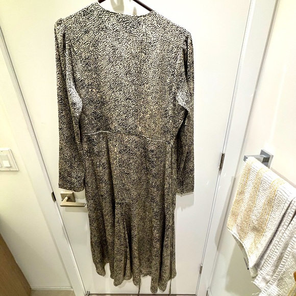 Midi wrap dress in fun print - Picture 6 of 7